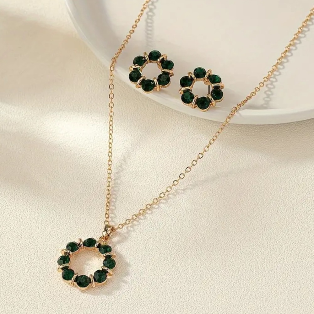 NEW Emerald Hollow Gold 18k Flower Pendant & Earrings Set